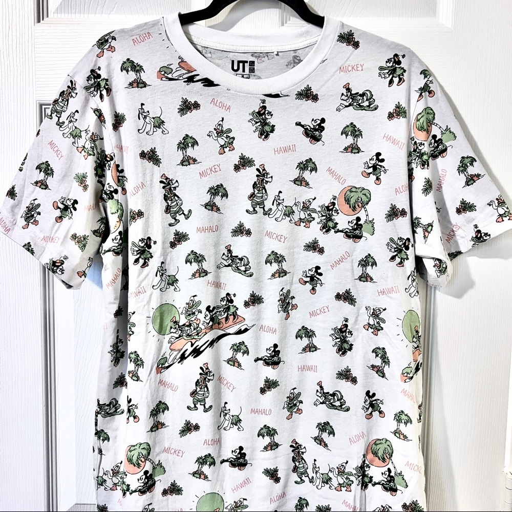 Uniqlo x Disney Mickey Minnie Goofy Aloha Hawaii Tee Medium